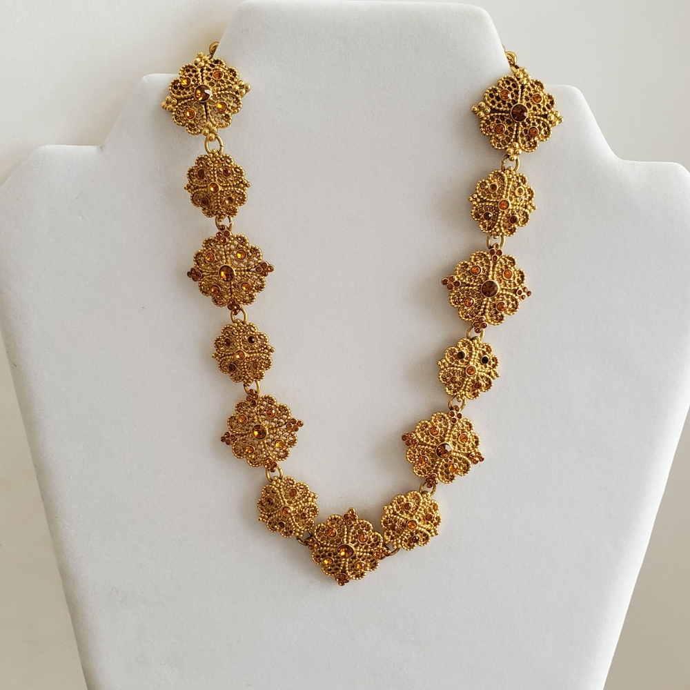Gold filigree flower bloom choker necklace